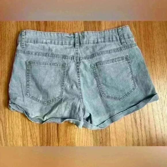 l.e.I. Ashley lowrise Cuffed Jean Denim American Flag Shorts Size 9 - Picture 3 of 3